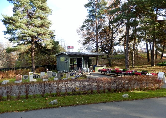 Västberga Blommor vid Västberga begravningsplats i Stockholm 2014
